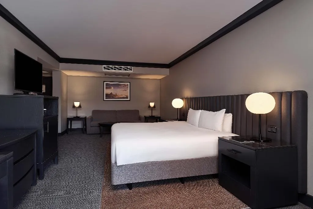 JUNIOR SUITE CLUB CITY VIEW Room, InterContinental Malta, Malta