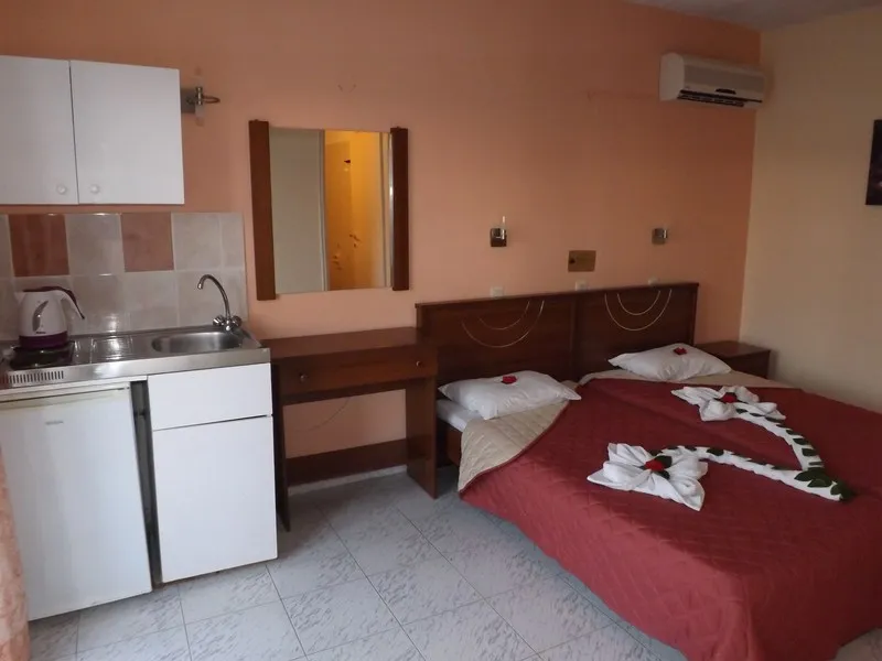 STUDIO GARDEN VIEW Room, Leonidas Hotel And Studios, Kos