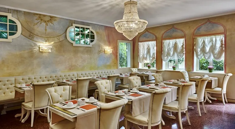 Restaurant, Gardena, Venice