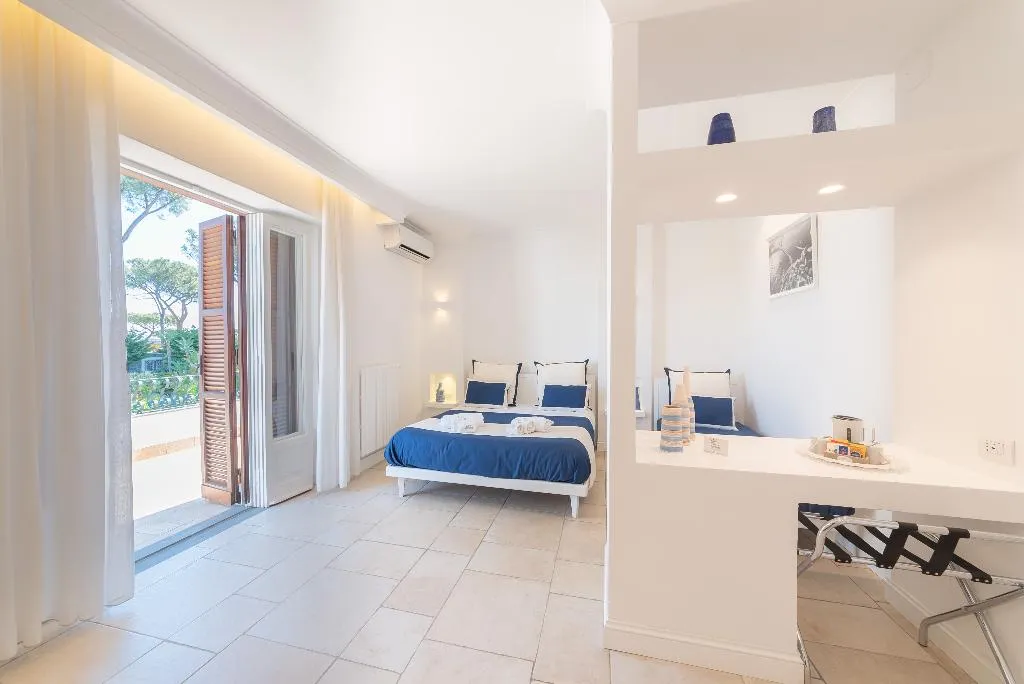 JUNIOR SUITE DELUXE Room, Villa Fortuna Holiday Resort, Naples