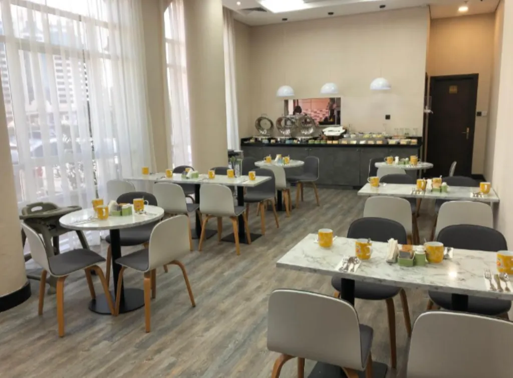 Restaurant, TIME Express Hotel Al Khan, Dubai