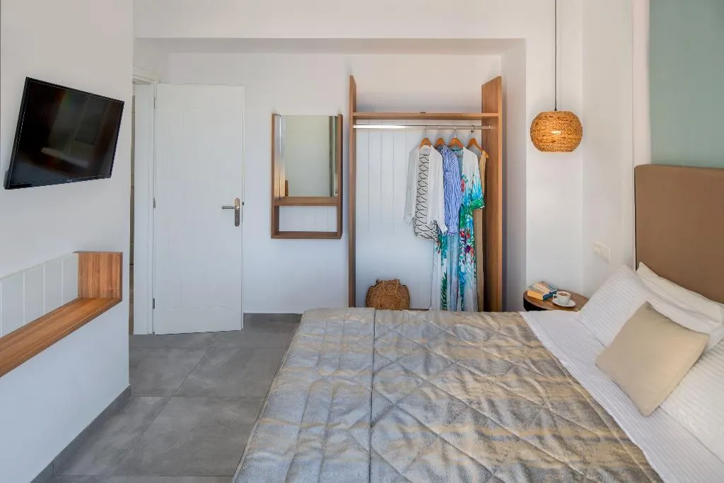 SUITE TWO BEDROOMS ONE BATHROOM Room, Kokkinos Villas, Santorini