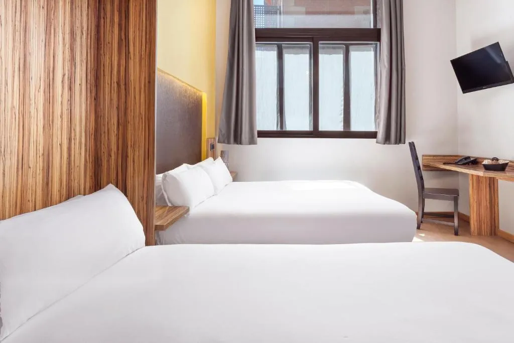 FAMILY ROOM STANDARD Room, B&B Hotel Madrid Centro Plaza Mayor, Madrid