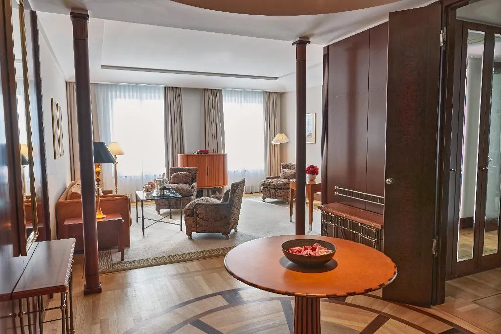 SUITE WITH VIEWS Room, Adlon Kempinski Berlin, Berlin