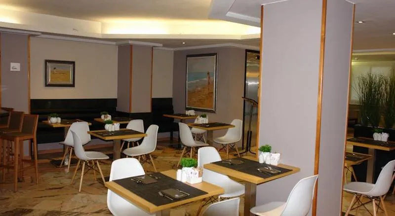 Restaurant, Catalonia Albeniz, Barcelona