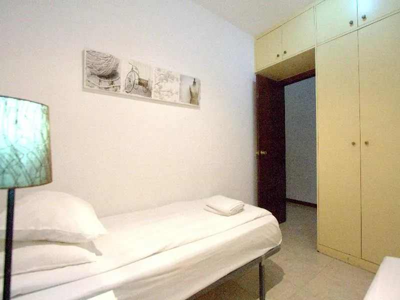 APARTMENT CAPACITY 9 FOUR BEDROOMS Room, Charm Apartments BCN, Barcelona