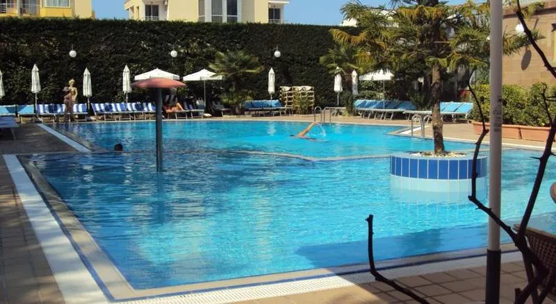 Pool, Dyrrah, Durres