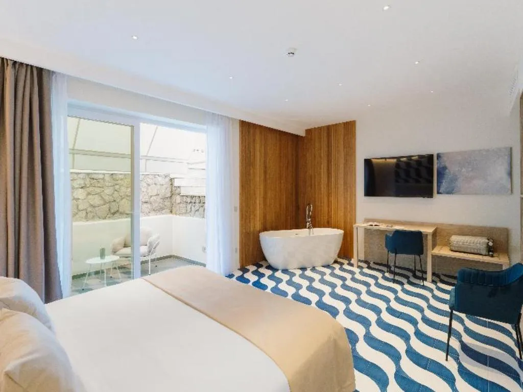 JUNIOR SUITE DELUXE Room, Rivage Hotel, Naples