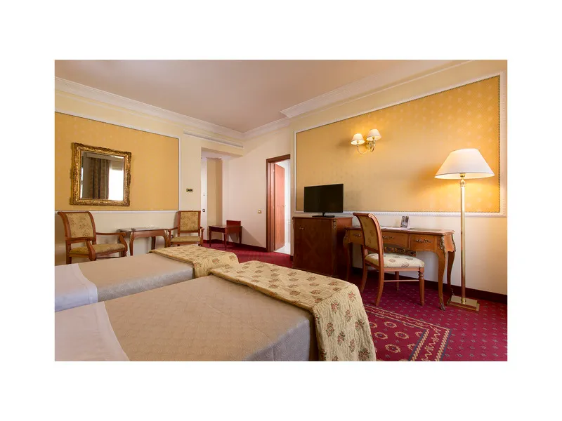 Double or Twin STANDARD Room, Grand Hotel Vanvitelli, Naples