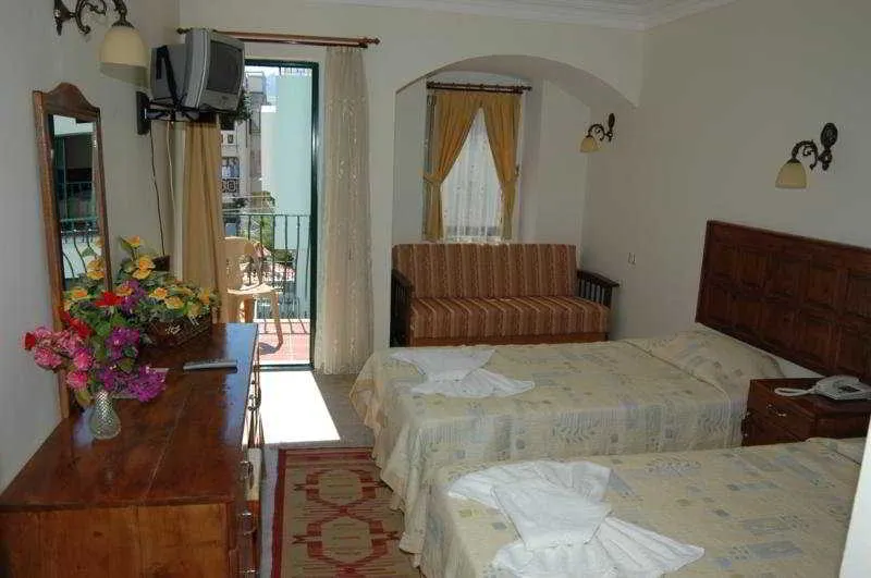 Room, Oykun, Dalaman