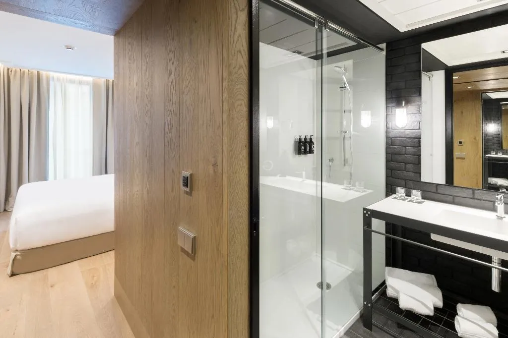 DOUBLE SUPERIOR Room, The Corner Hotel, Barcelona