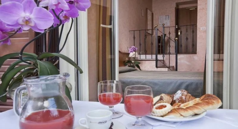 Room, Delle Muse, Rome