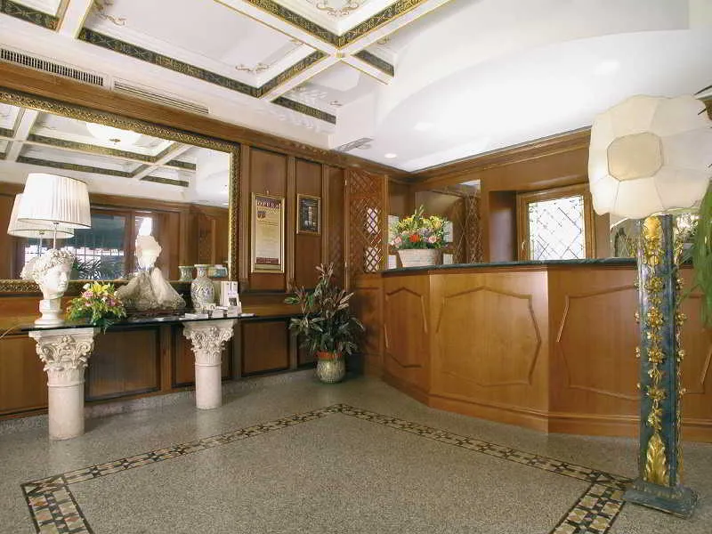 Lobby, Comfort Hotel Bolivar, Rome