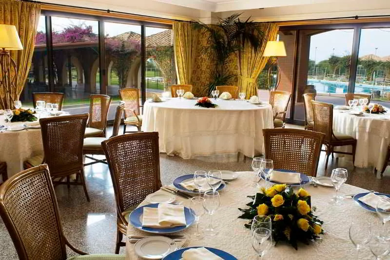Restaurant, Resort Marina di Castello Golf & SPA, Naples