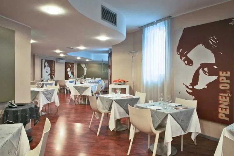Restaurant, Studios Hotel, Milan