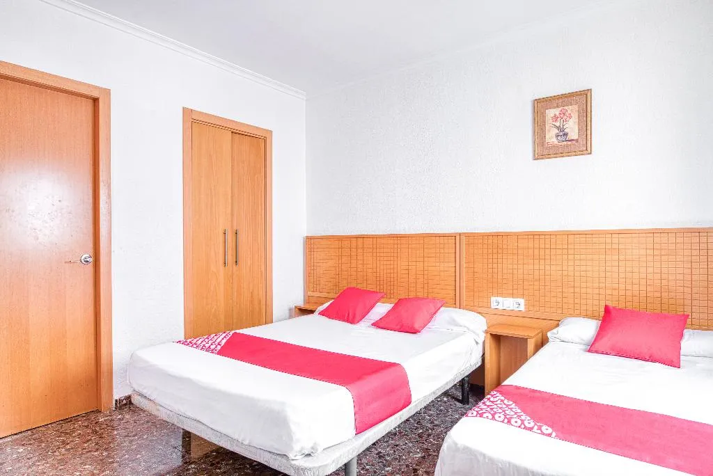 FAMILY ROOM STANDARD Room, Hostal Nova Picanya, Valencia