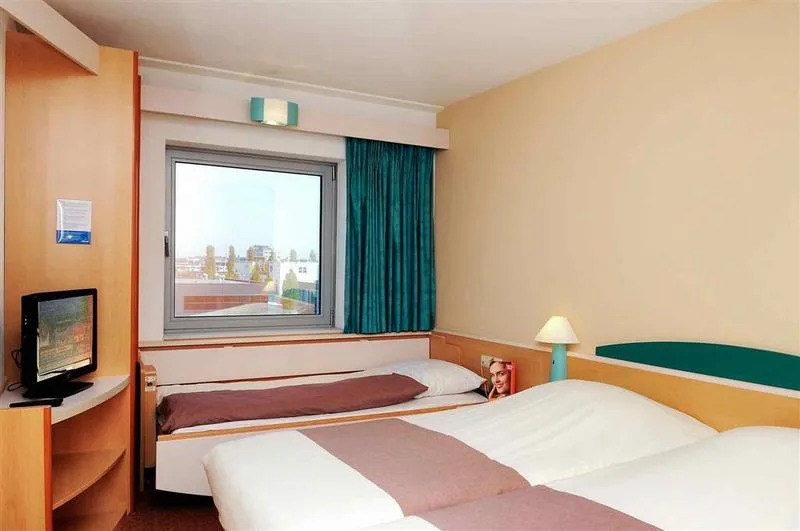 Room, Ibis Amsterdam City West, Amsterdam