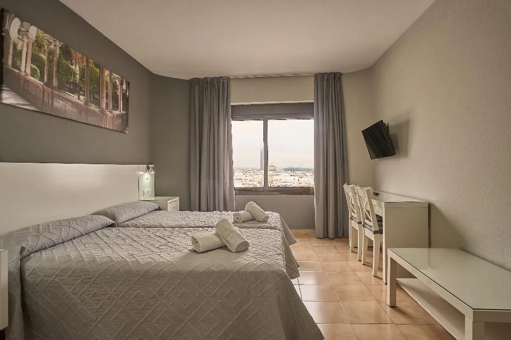 Room, Resitur, Seville