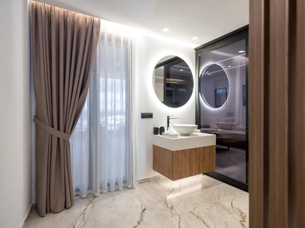 SUITE WITH JACUZZI Room, Captain Napoleon Paterakis CNP Luxurious Suites, Crete