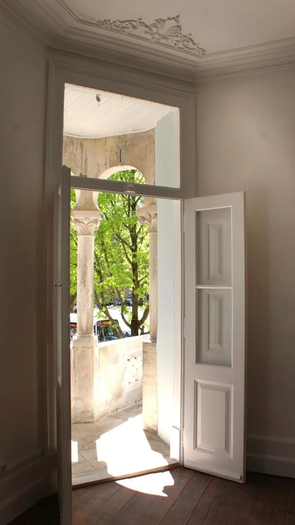 DOUBLE SUPERIOR WITH BALCONY Room, WW Hostel & Suites, Porto