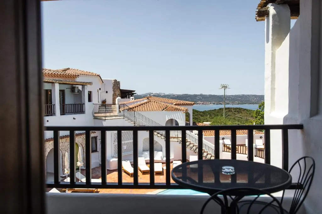 DOUBLE DELUXE SEA VIEW Room, Hotel Pedra Santa, Olbia