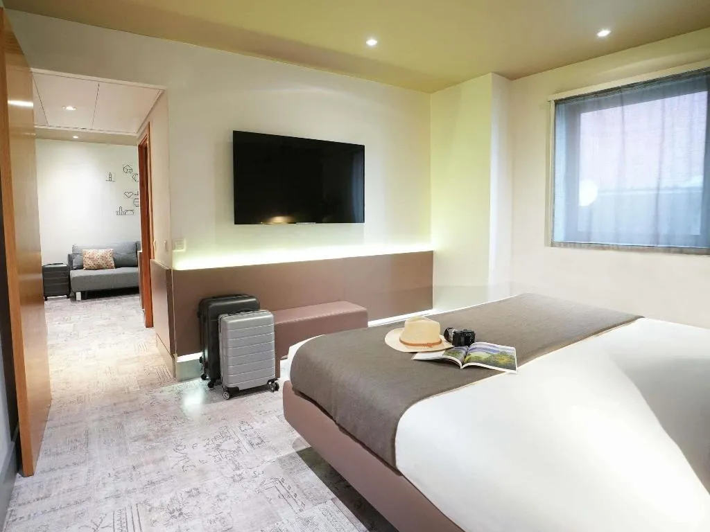 SUITE KING SIZE BED Room, Mercure Porto Centro Santa Catarina, Porto