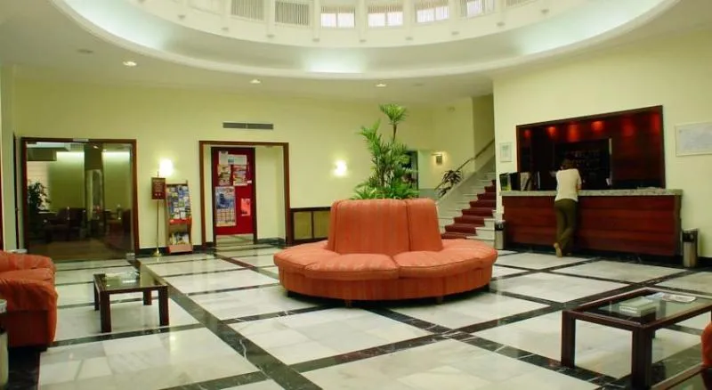 Lobby, De Francia Y Paris, Costa De La Luz