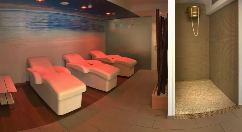 Sports and Entertainment, GHT Oasis Park & Spa, Costa Brava