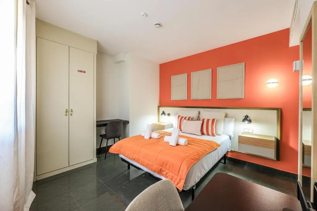 General view, Lusso Velilla, Madrid