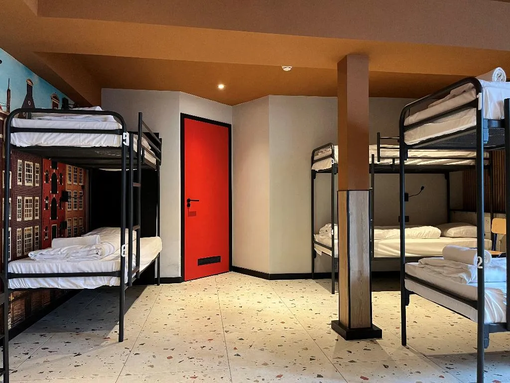 Room CAPACITY 6 ONE BEDROOM Room, Heart Of Amsterdam, Amsterdam