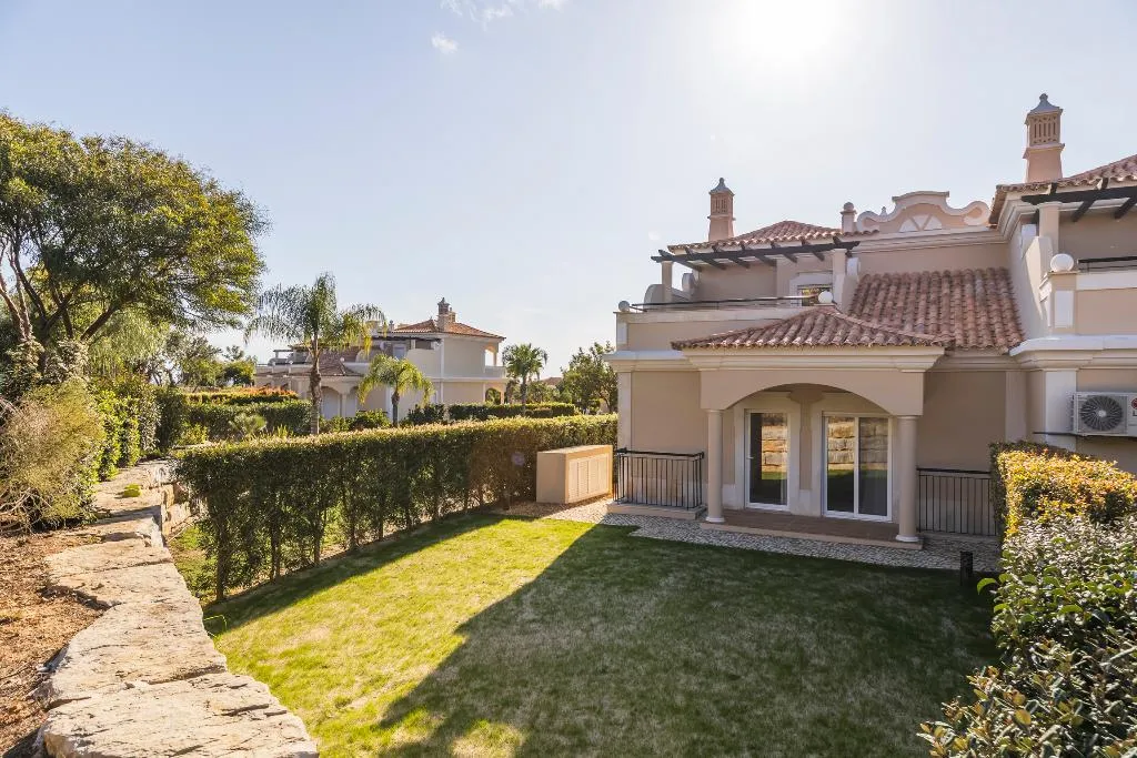 TOWNHOME TWO BEDROOMS WITH PRIVATE POOL Room, The Crest, Algarve