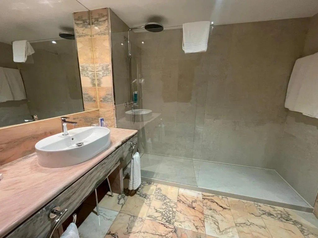 QUADRUPLE STANDARD Room, Hotel AR Parquesur, Madrid