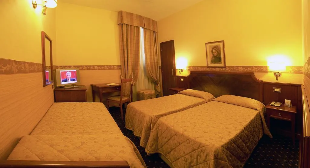 TRIPLE STANDARD Room, Arizona, Florence