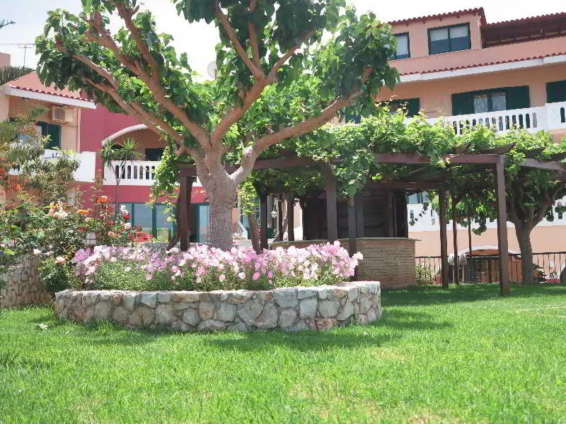 Bar, Gramvoussa Bay, Crete