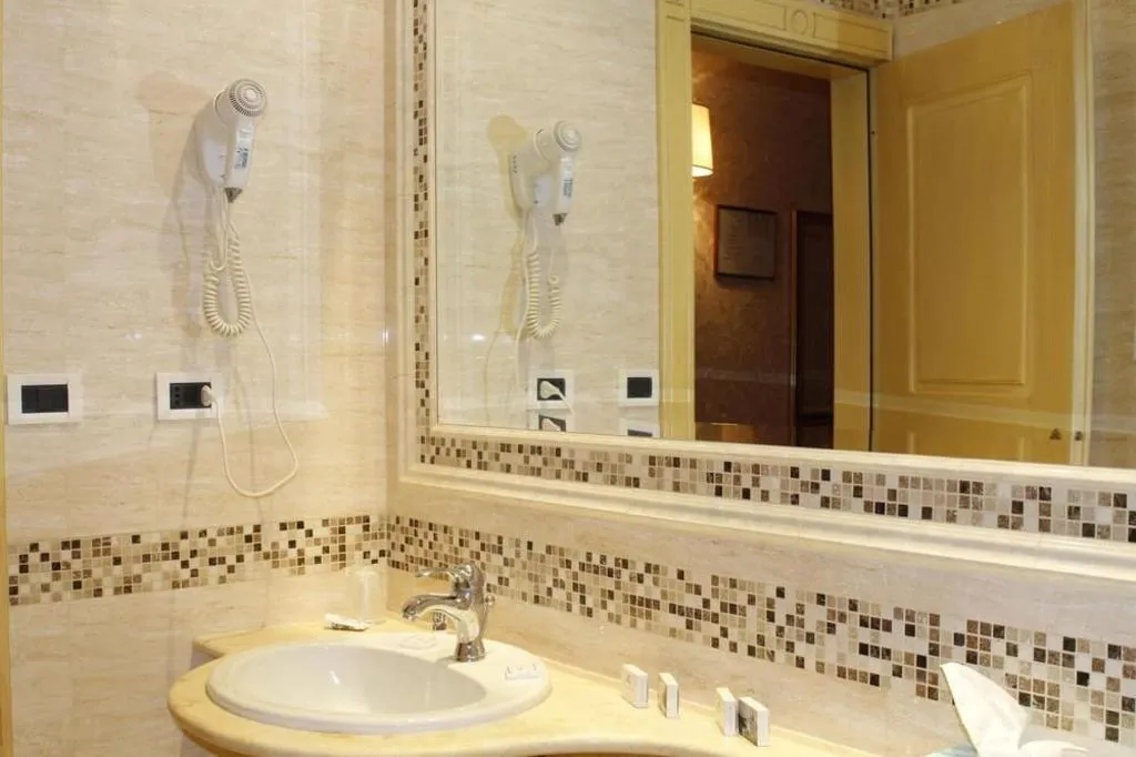 TRIPLE STANDARD Room, The Major Hotel, Rome