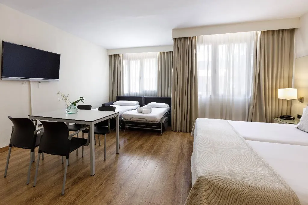 Room, Aparthotel Mariano Cubi, Barcelona