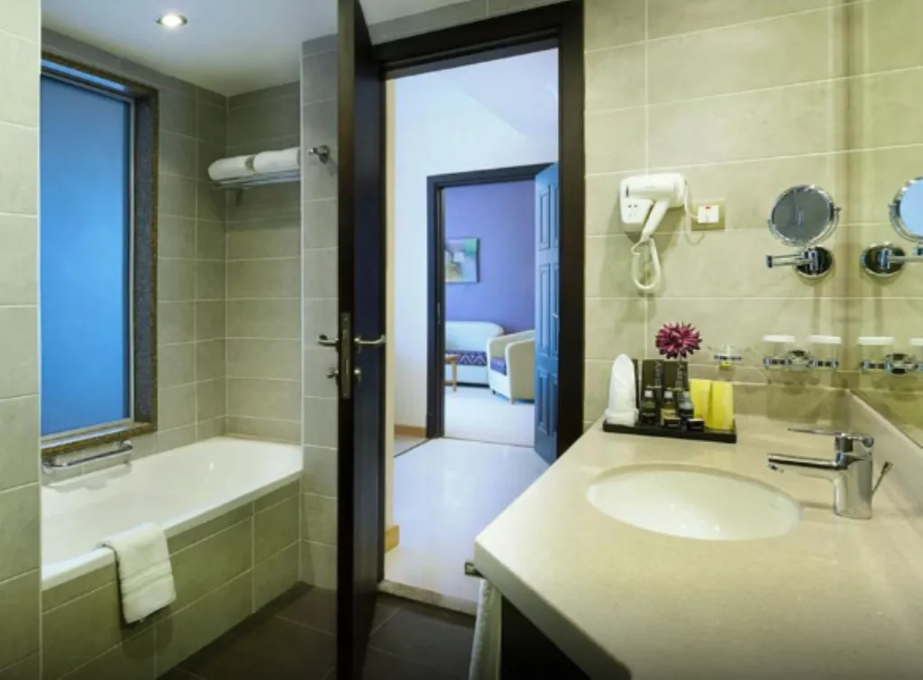 DOUBLE DELUXE Room, Armada Avenue Hotel (EX Armada Bluebay Hotel), Dubai