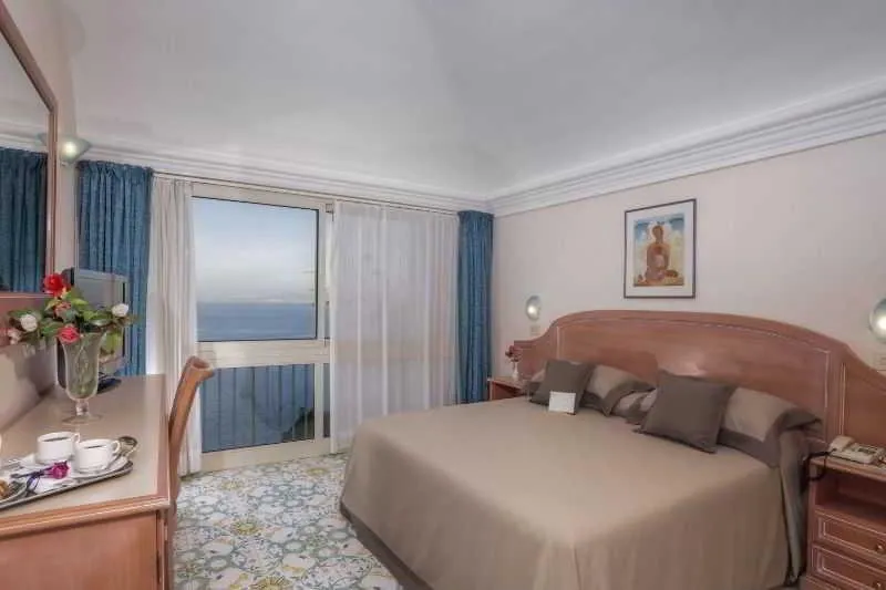JUNIOR SUITE SEA VIEW WITH TERRACE Room, Hotel Le Querce Terme & Spa, Naples