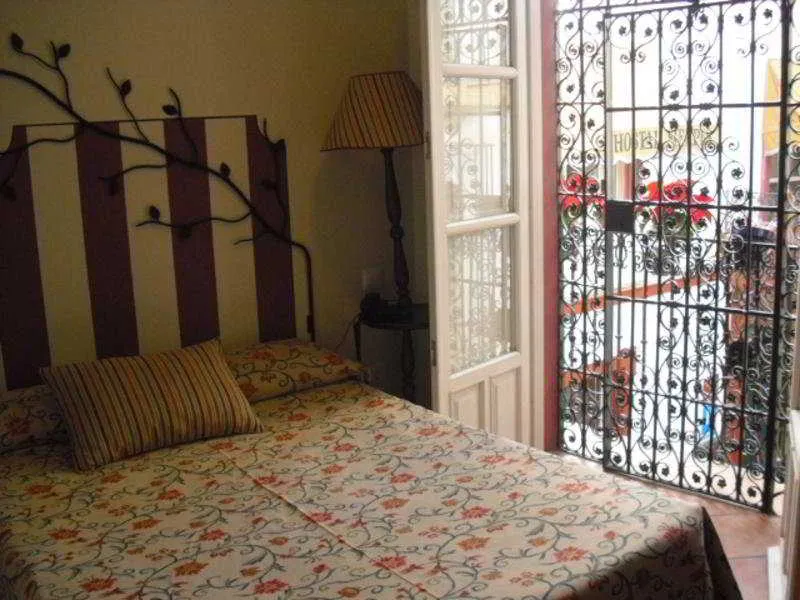 Room, Callejon del Agua, Seville