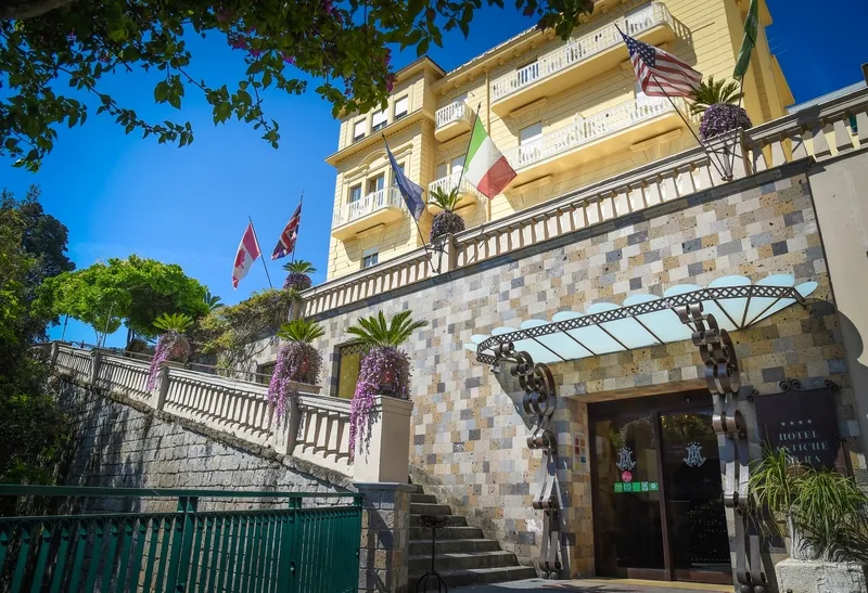 General view, Antiche Mura, Naples