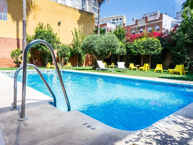 Pool, AACR Monteolivos Hotel, Seville