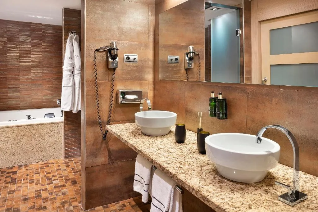 SINGLE CITY VIEW Room, Melia Madrid Princesa, Madrid