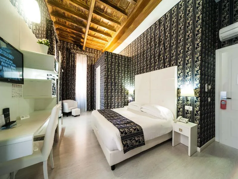 DOUBLE SUPERIOR Room, Relais Trevi 95 Boutique Hotel, Rome