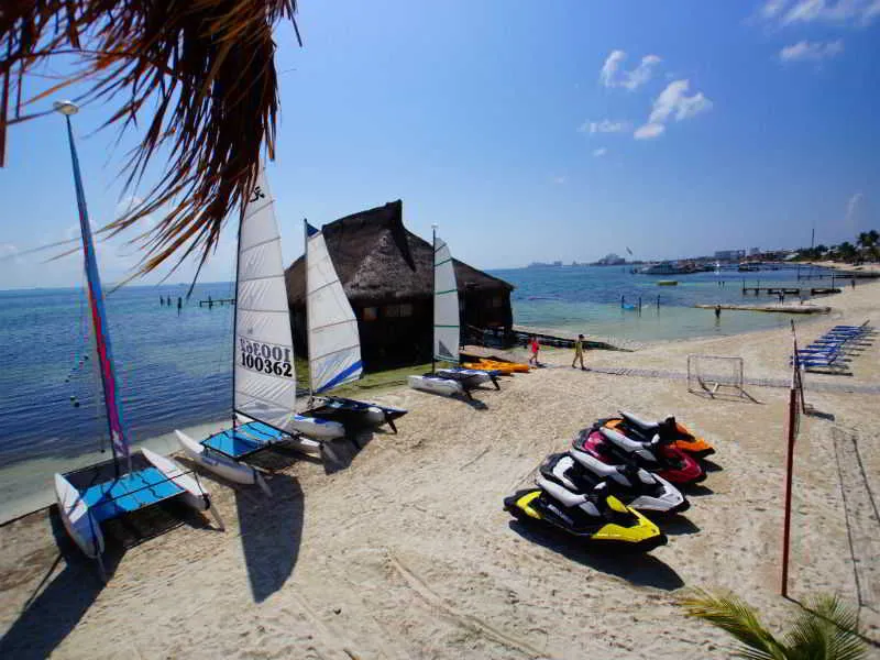 Sports and Entertainment, Imperial las Perlas, Cancun Area