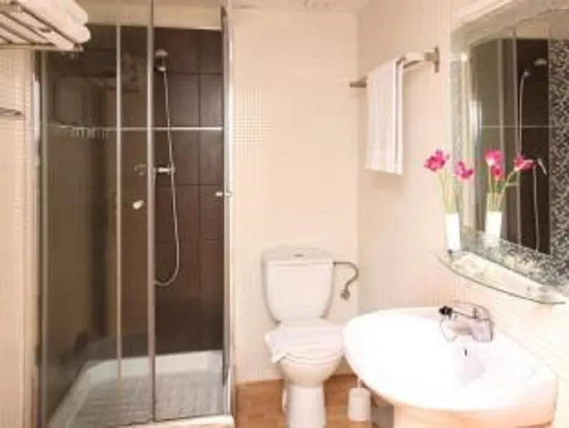 APARTMENT CAPACITY 4 TWO BEDROOMS Room, MH Apartments Plaza, Barcelona