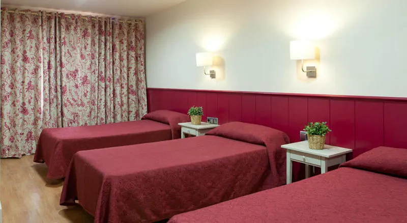 TRIPLE STANDARD Room, Hostal Matheu, Madrid