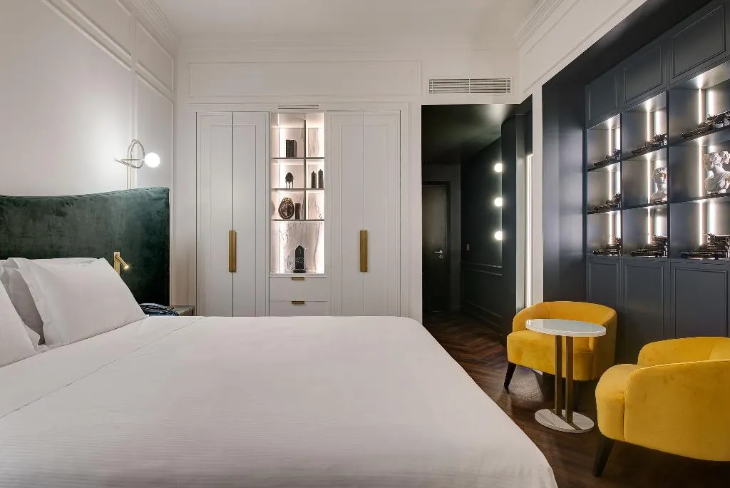 DOUBLE SUPERIOR GARDEN VIEW Room, Majestic Palace, Naples