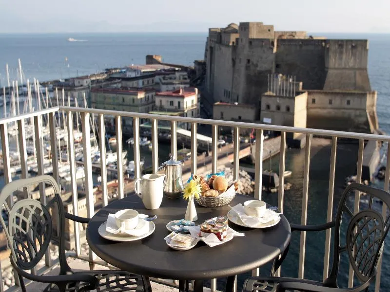 DOUBLE SINGLE USE STANDARD Room, Royal Continental, Naples