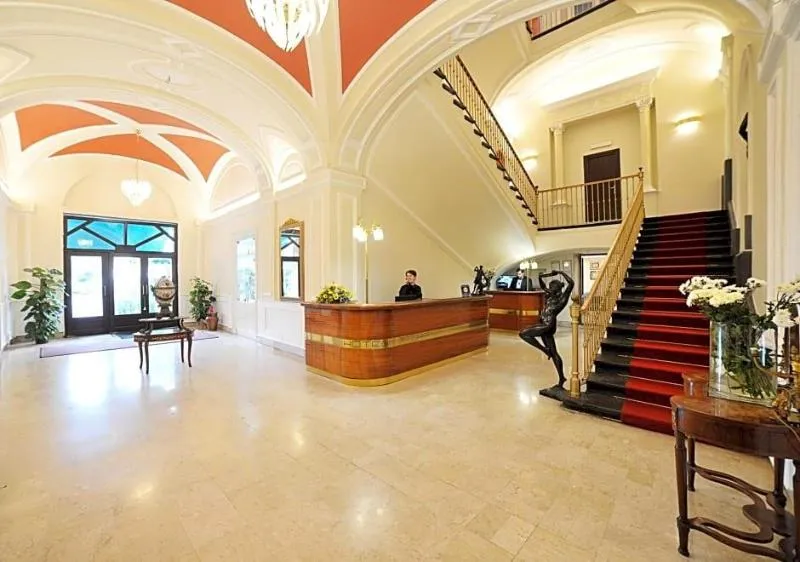 General view, Hotel Vittoria, Naples