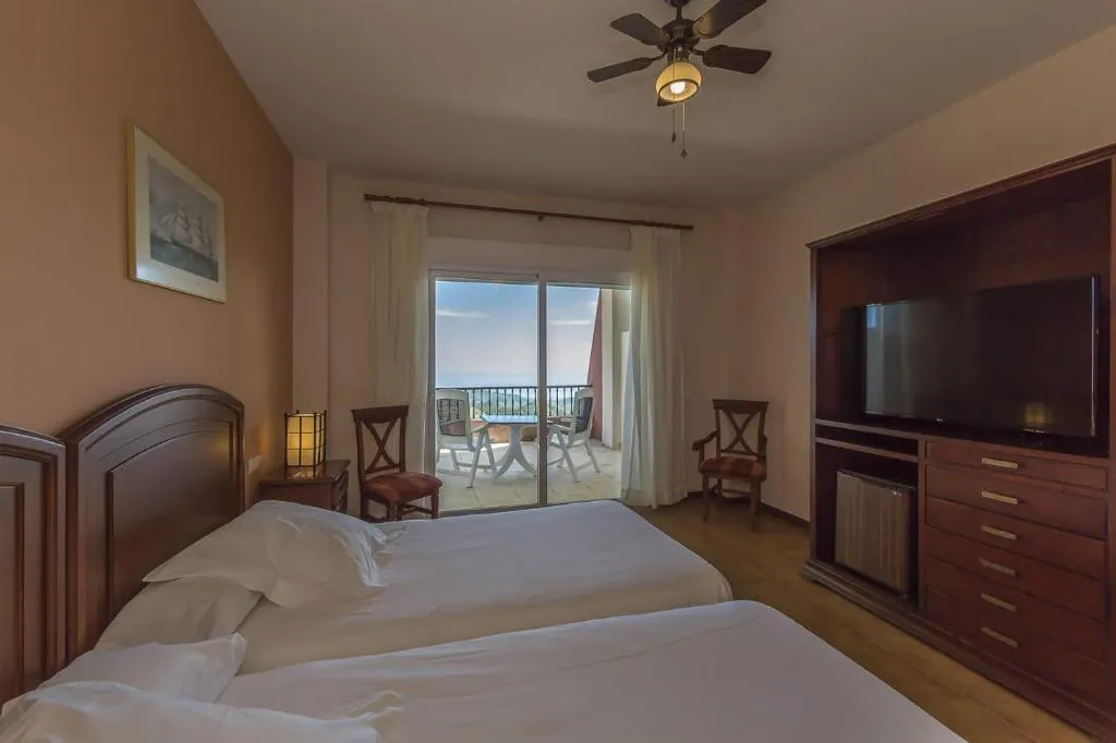 SINGLE SEA FRONT Room, Hotel Wellness Marbella Hills, Costa Del Sol